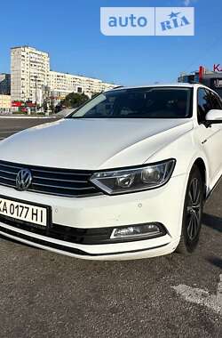 Универсал Volkswagen Passat 2017 в Харькове