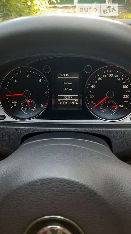 Универсал Volkswagen Passat 2011 в Львове