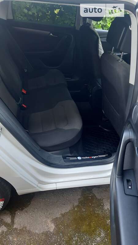 Универсал Volkswagen Passat 2011 в Львове