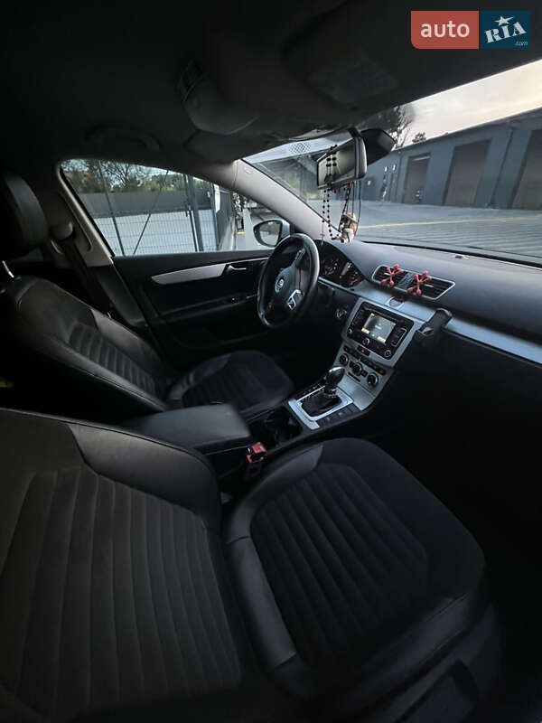 Універсал Volkswagen Passat 2013 в Львові