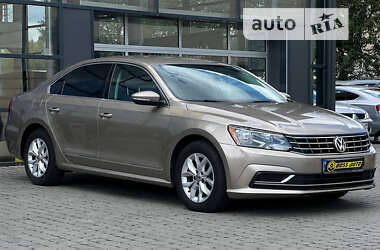 Седан Volkswagen Passat 2015 в Івано-Франківську