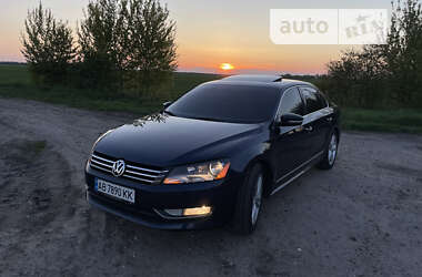 Седан Volkswagen Passat 2013 в Виннице