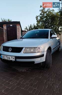 Седан Volkswagen Passat 1999 в 