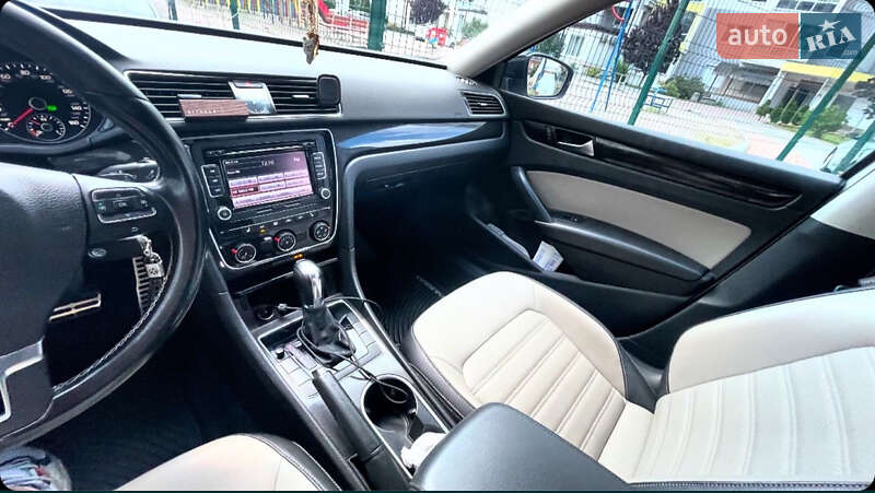 Седан Volkswagen Passat 2014 в Киеве