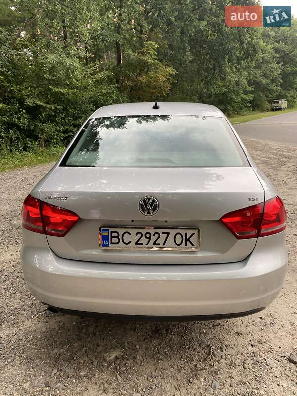 Седан Volkswagen Passat 2015 в Львове