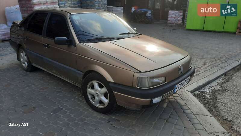 Седан Volkswagen Passat 1990 в Яремчі