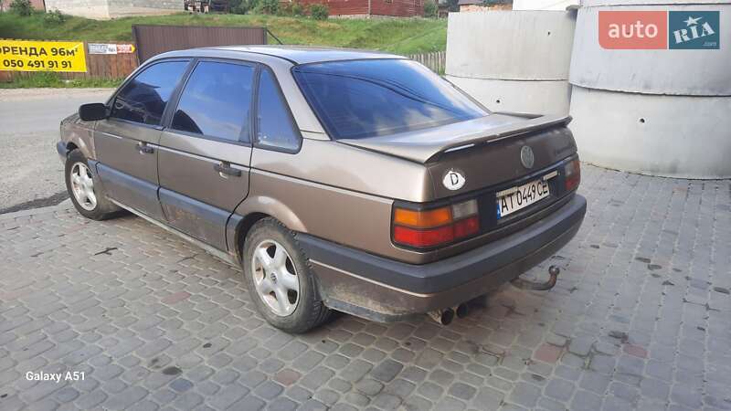 Седан Volkswagen Passat 1990 в Яремчі