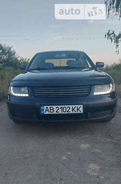 Седан Volkswagen Passat 1999 в Виннице