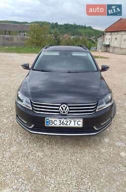 Універсал Volkswagen Passat 2012 в Львові