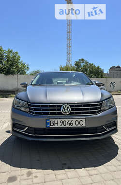 Седан Volkswagen Passat 2017 в Одессе