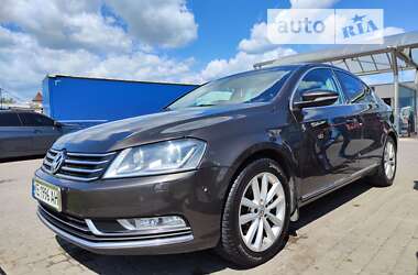 Седан Volkswagen Passat 2012 в Львове