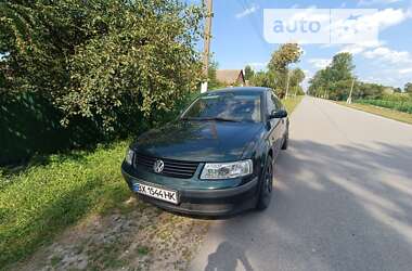 Седан Volkswagen Passat 1998 в Романіву