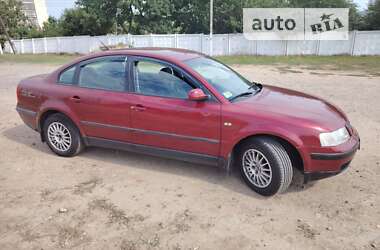 Седан Volkswagen Passat 1999 в Апостолово