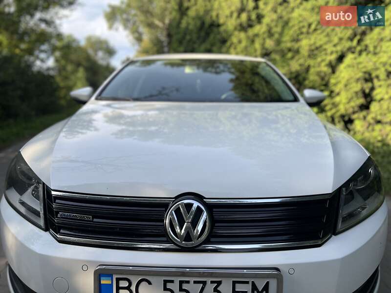Седан Volkswagen Passat 2012 в Львове