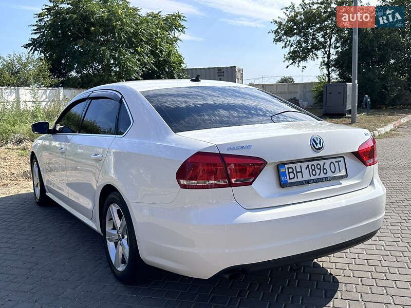 Седан Volkswagen Passat 2015 в Одессе