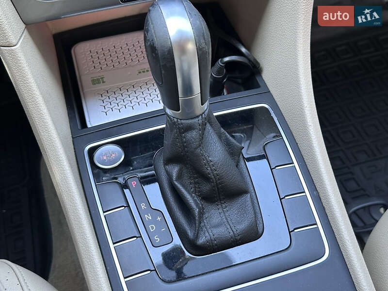 Седан Volkswagen Passat 2015 в Одессе