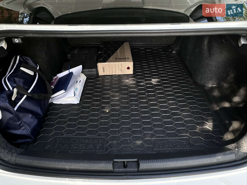 Седан Volkswagen Passat 2015 в Одессе
