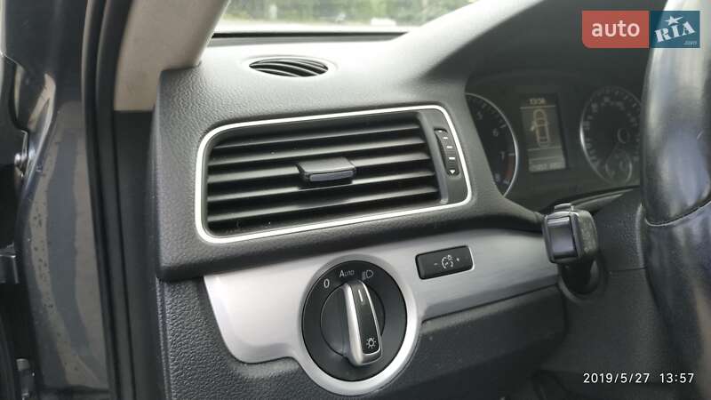 Седан Volkswagen Passat 2012 в Стрые