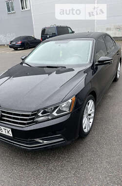 Седан Volkswagen Passat 2018 в Львове