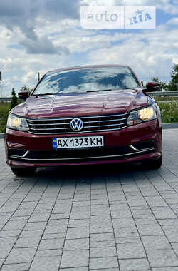 Седан Volkswagen Passat 2015 в Львове