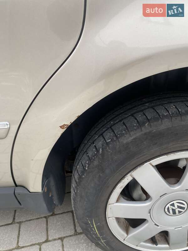 Седан Volkswagen Passat 2003 в Ивано-Франковске