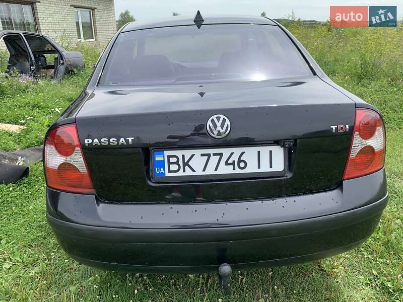 Седан Volkswagen Passat 2001 в Мостиске