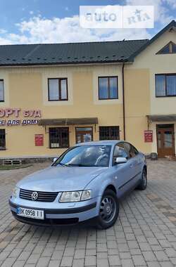 Седан Volkswagen Passat 1998 в Львове