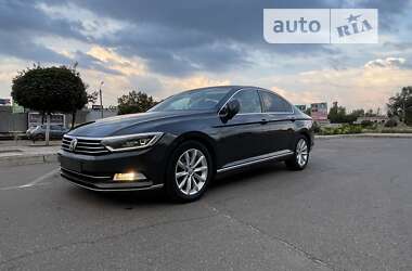 Седан Volkswagen Passat 2017 в Кривом Роге