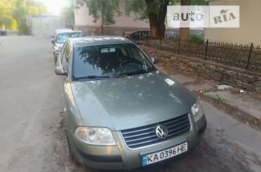 Седан Volkswagen Passat 2001 в Киеве