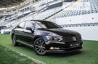 Седан Volkswagen Passat 2016 в Одессе