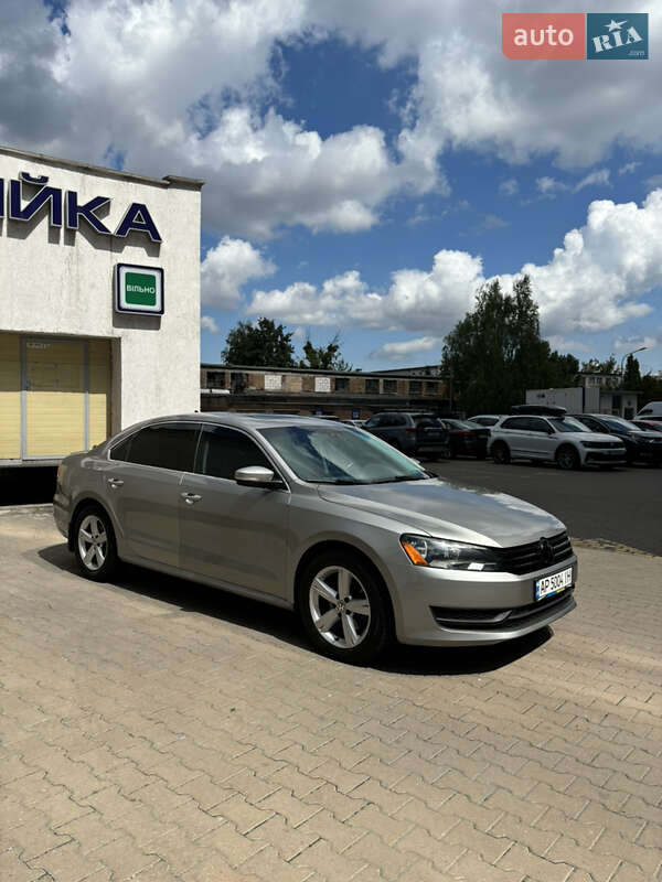 Седан Volkswagen Passat 2013 в Киеве