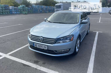 Седан Volkswagen Passat 2012 в Дніпрі