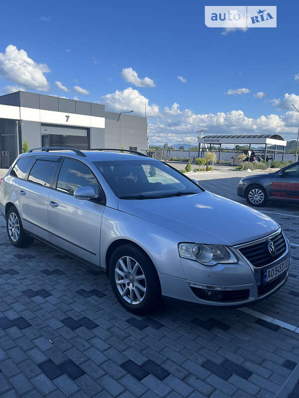 Универсал Volkswagen Passat 2005 в Хусте