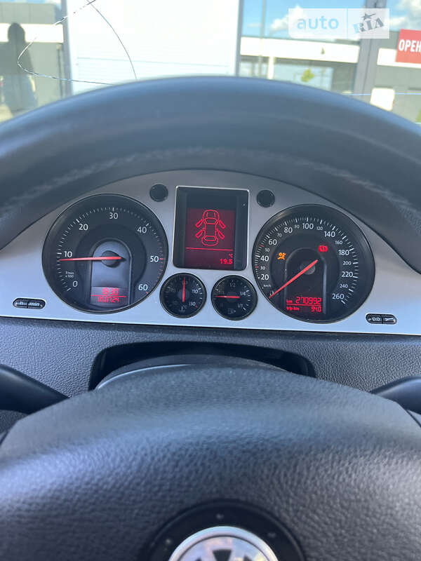 Универсал Volkswagen Passat 2005 в Хусте