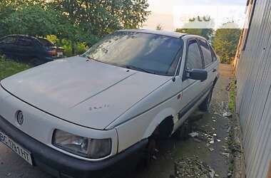 Седан Volkswagen Passat 1992 в Буске