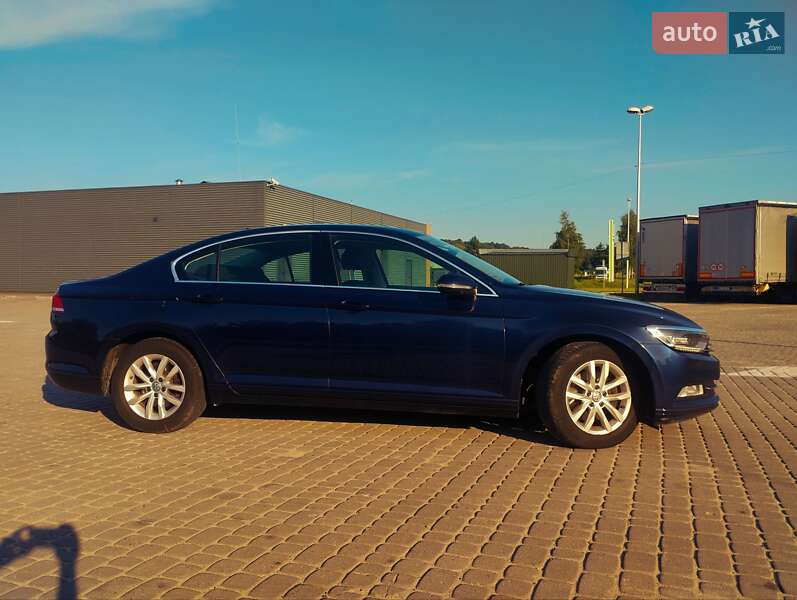 Седан Volkswagen Passat 2017 в Миколаєві