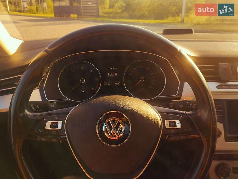 Седан Volkswagen Passat 2017 в Миколаєві