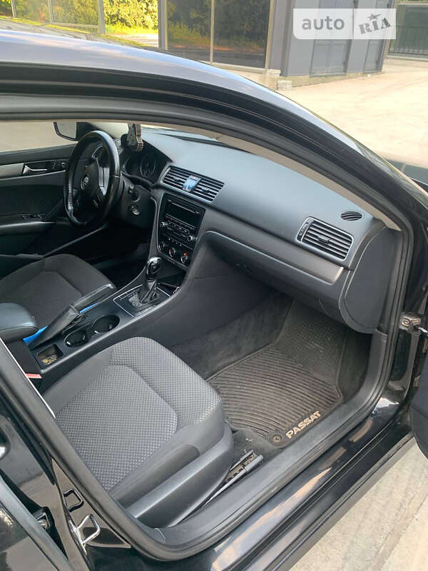 Седан Volkswagen Passat 2012 в Киеве