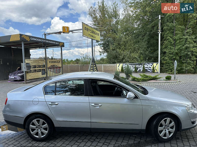 Седан Volkswagen Passat 2006 в Ивано-Франковске