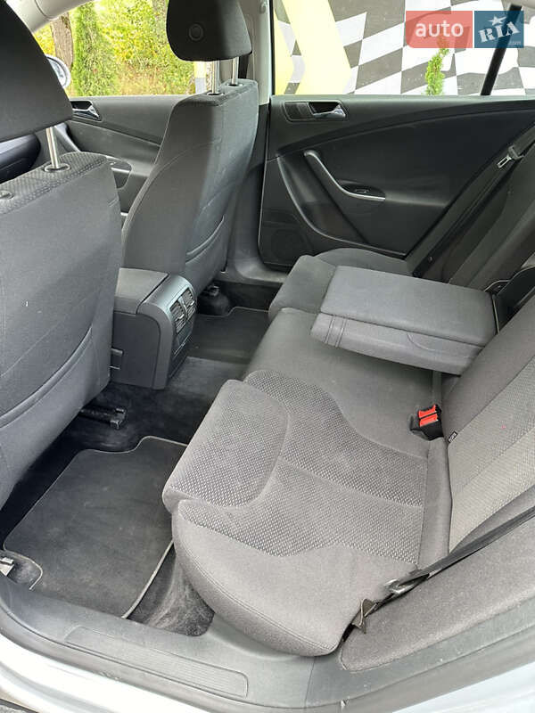 Седан Volkswagen Passat 2006 в Ивано-Франковске
