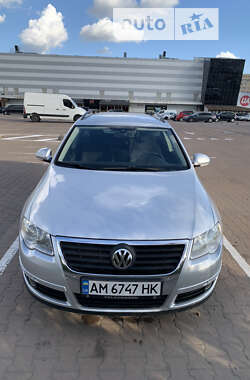 Универсал Volkswagen Passat 2010 в Житомире