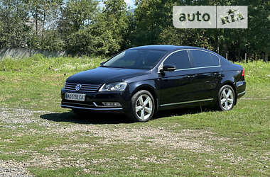 Седан Volkswagen Passat 2011 в Іршаві