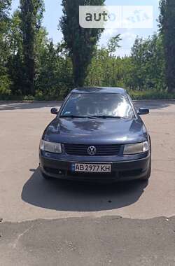 Седан Volkswagen Passat 1997 в Покровске