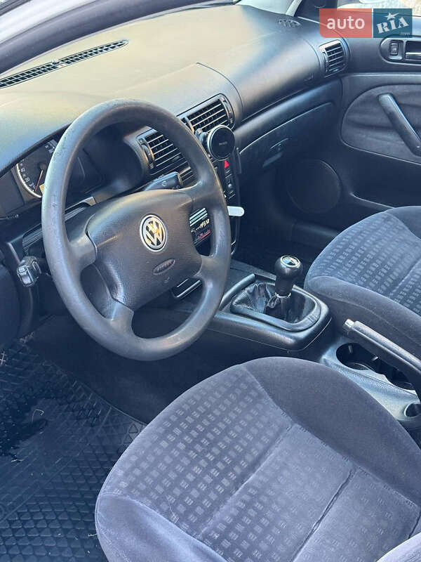 Універсал Volkswagen Passat 2001 в Тульчині