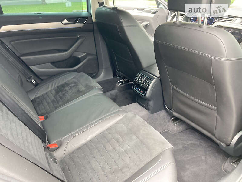 Универсал Volkswagen Passat 2017 в Львове