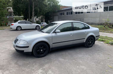 Седан Volkswagen Passat 2002 в Виннице