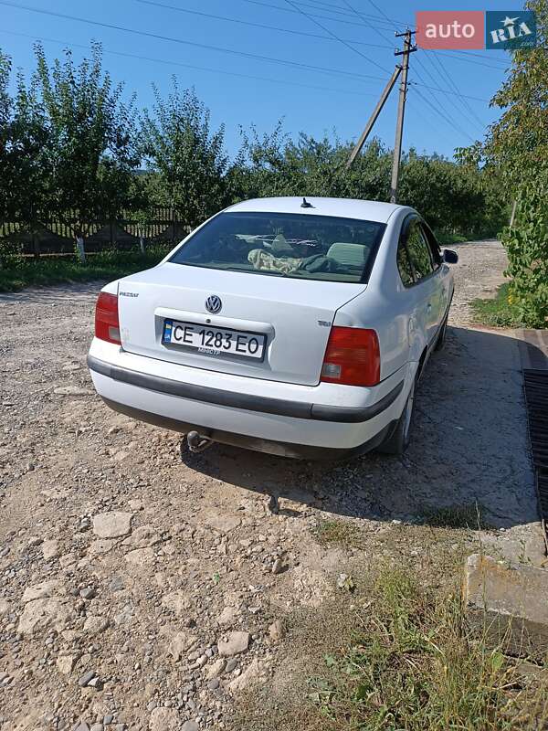 Седан Volkswagen Passat 1998 в Чернівцях