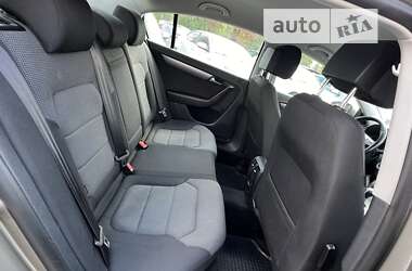 Седан Volkswagen Passat 2011 в Кривом Роге