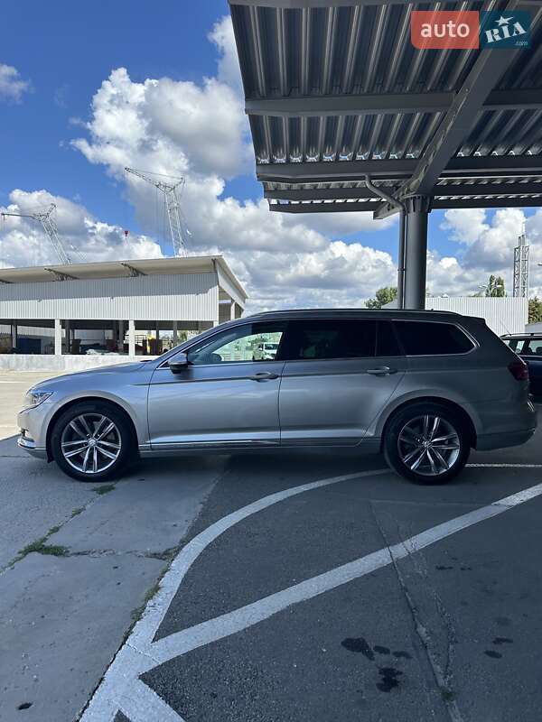 Універсал Volkswagen Passat 2015 в Києві