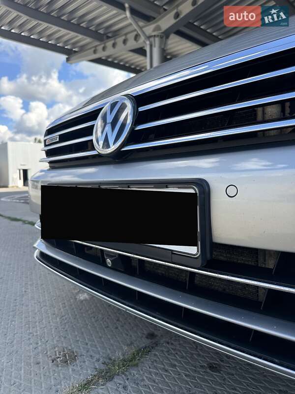 Універсал Volkswagen Passat 2015 в Києві